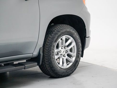 Used 2023 Chevrolet Silverado 1500 RST w/ Z71 Off-Road Package image 12