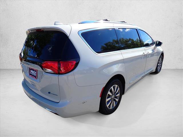 Used 2020 Chrysler Pacifica Limited w/ Advanced Safetytec Group FWD image 4