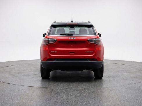 Used 2025 Jeep Compass Limited image 7