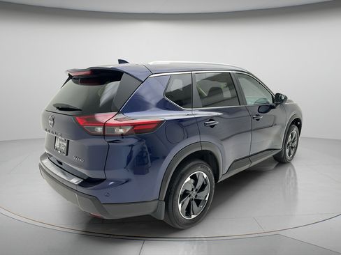 Used 2024 Nissan Rogue SV w/ SV Premium Package AWD/4WD image 4