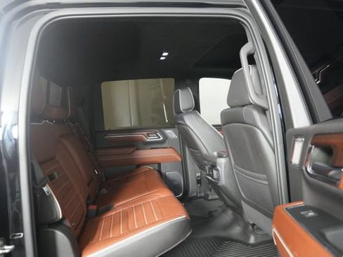 Used 2024 GMC Sierra 2500 Denali Ultimate AWD/4WD image 34