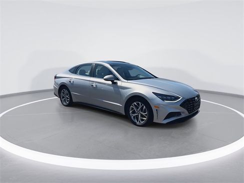 Used 2023 Hyundai Sonata SEL w/ Convenience Package image 2