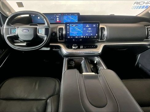 Certified 2025 Ford Expedition Platinum AWD/4WD image 11