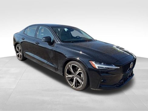 Used 2024 Volvo S60 B5 Core image 7