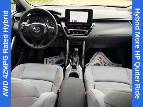 Used 2025 Toyota Corolla Cross AWD Hybrid image 13