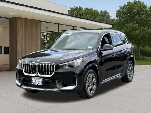 Used 2025 BMW X1 xDrive28i w/ Technology Package image 3