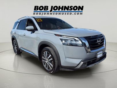 Used 2022 Nissan Pathfinder Platinum w/ Cargo Package