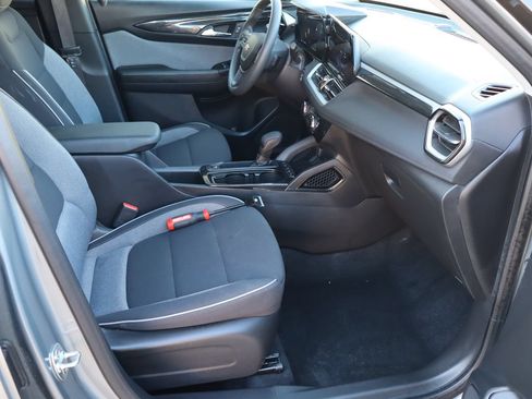 Used 2026 Chevrolet TrailBlazer LT AWD/4WD image 16