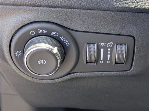 Used 2018 Jeep Compass Limited w/ Navigation Group AWD/4WD image 13