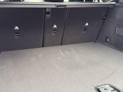 Used 2026 Mercedes-Benz GLC 300 4MATIC image 28