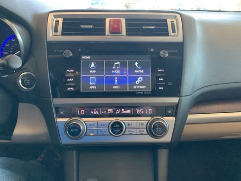 Used 2017 Subaru Outback 2.5i Limited AWD/4WD image 6