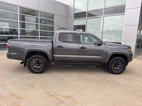 Used 2022 Toyota Tacoma Limited image 8