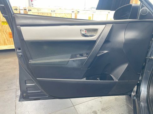 Used 2017 Toyota Corolla LE image 13