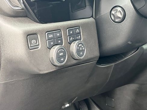 Certified 2023 Chevrolet Silverado 1500 LTZ image 30