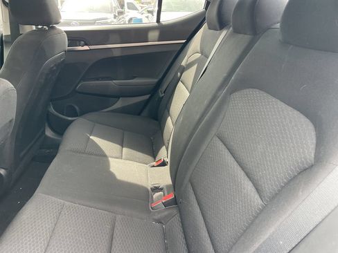 Used 2020 Hyundai Elantra SE w/ Cargo Package (C1) FWD image 11
