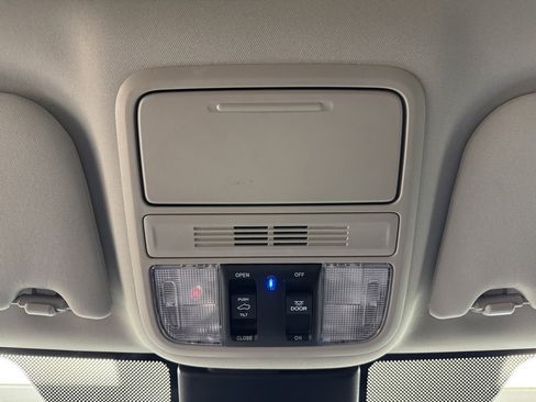 Used 2025 Honda Odyssey Touring image 46