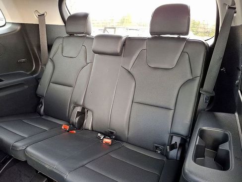 Used 2024 Kia Telluride S FWD image 9