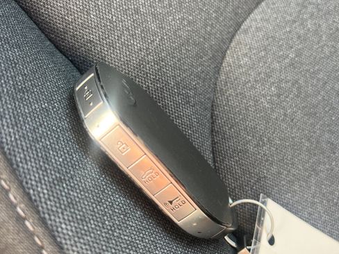 Used 2025 Kia K4 LXS image 33