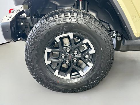 New 2026 Jeep Gladiator Rubicon AWD/4WD image 16