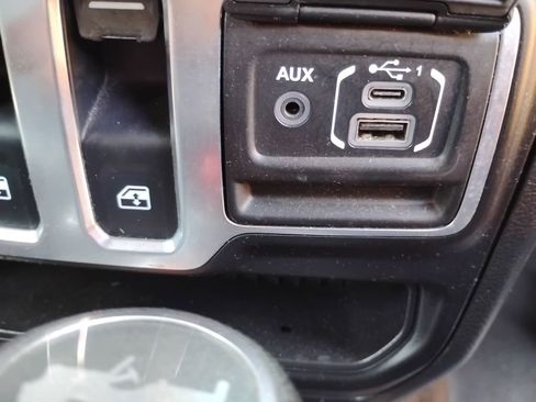 Used 2020 Jeep Wrangler Sport AWD/4WD image 39