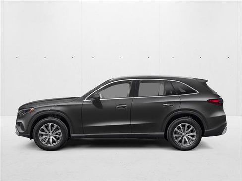 Used 2026 Mercedes-Benz GLC 300 4MATIC image 3