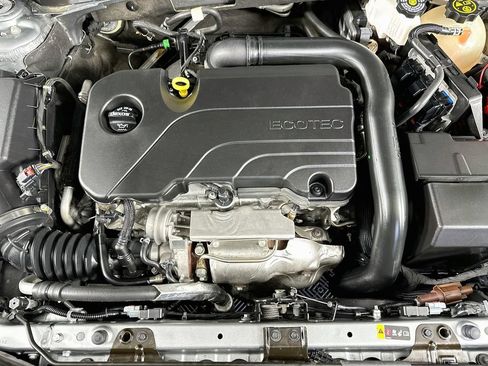 Used 2024 Chevrolet Malibu LT FWD image 37