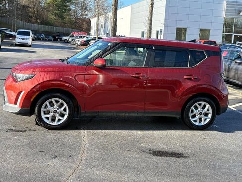 Used 2023 Kia Soul LX w/ LX Technology Package image 4