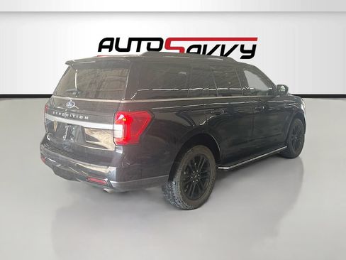 Used 2023 Ford Expedition XLT AWD/4WD image 7