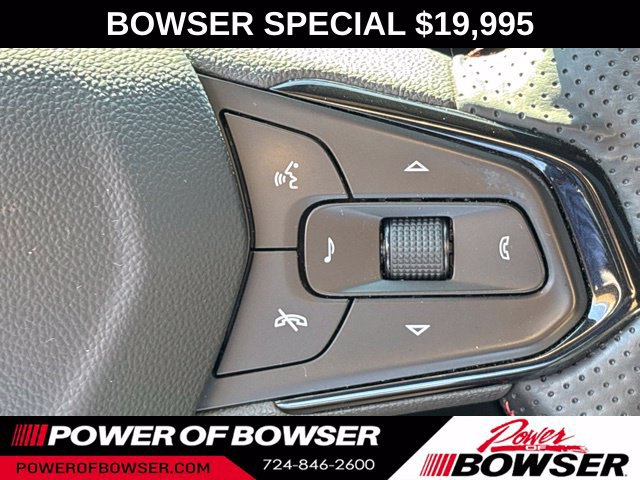 Used 2024 Chevrolet Trax RS w/ Sunroof Package FWD image 20