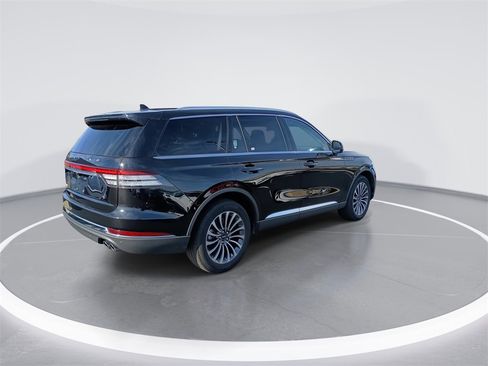 Used 2024 Lincoln Aviator Premiere w/ Premium Package image 8
