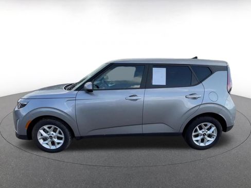 Used 2025 Kia Soul LX w/ LX Technology Package image 9