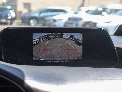 Used 2020 MAZDA MAZDA3 Hatchback FWD image 32