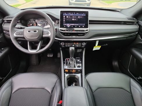 New 2026 Jeep Compass Latitude AWD/4WD image 19