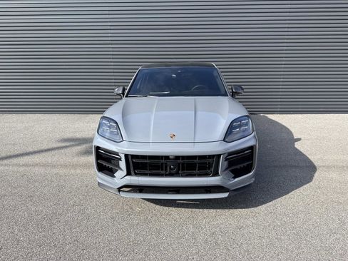Certified 2025 Porsche Cayenne Turbo GT image 12