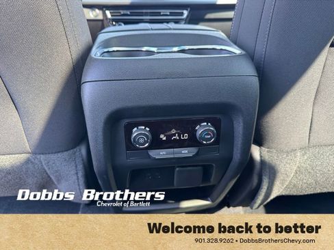 New 2026 Chevrolet Traverse LT w/ Sun and Wheel Package FWD image 31