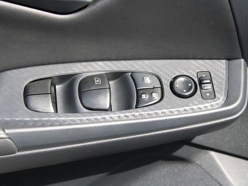 Used 2025 Nissan Sentra S FWD image 10