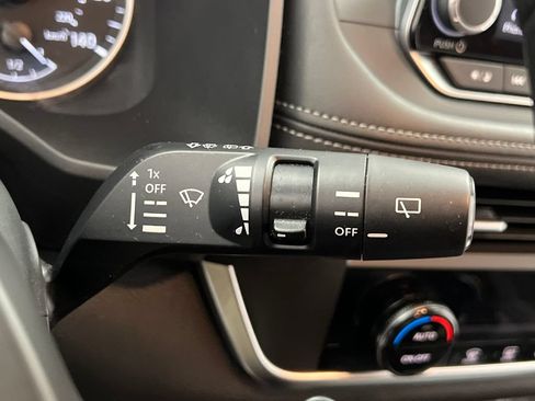 Used 2025 Nissan Rogue SV AWD/4WD image 47