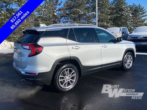 Used 2022 GMC Terrain SLT w/ LPO, Floor Liner Package image 7