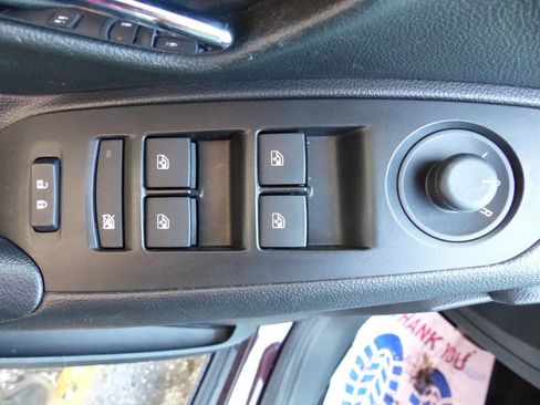 Used 2021 Chevrolet Trax LT w/ Premium Seat Package image 19