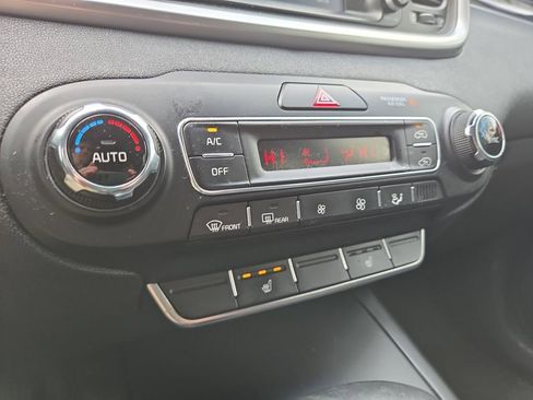 Certified 2019 Kia Sorento AWD w/ LX Convenience Package image 27