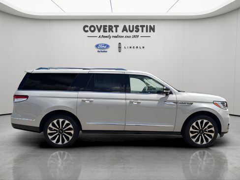 Used 2022 Lincoln Navigator L Reserve AWD/4WD image 6
