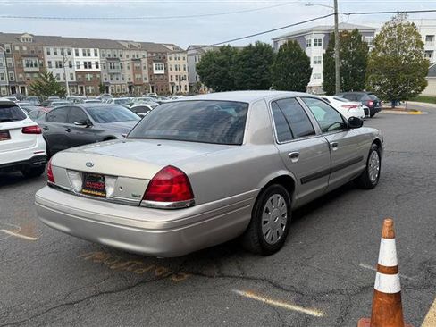 Used 2010 Ford Crown Victoria Police Interceptor RWD image 11