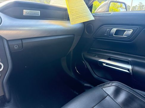 Used 2018 Ford Mustang Premium RWD image 17