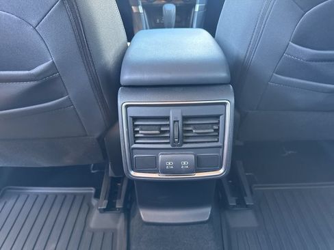 Used 2020 Subaru Forester Premium AWD/4WD image 24