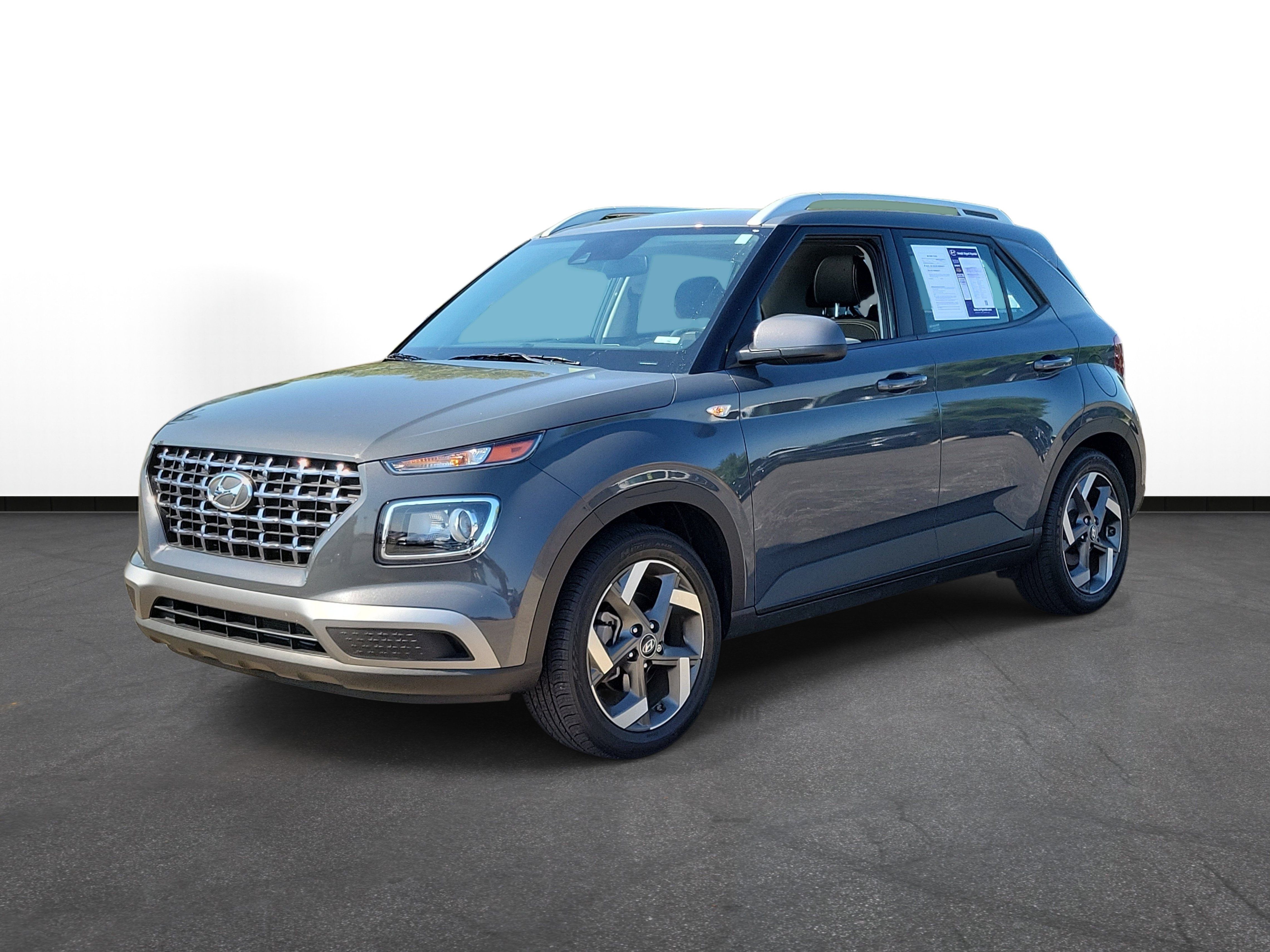 Used 2024 Hyundai Venue SEL FWD image 2