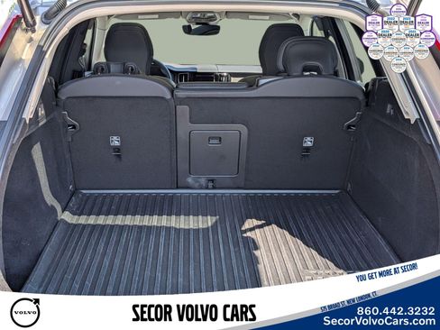 Certified 2023 Volvo XC60 B5 Plus w/ Climate Package AWD/4WD image 7