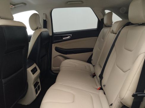 Used 2017 Ford Edge Titanium w/ Technology Package FWD image 18