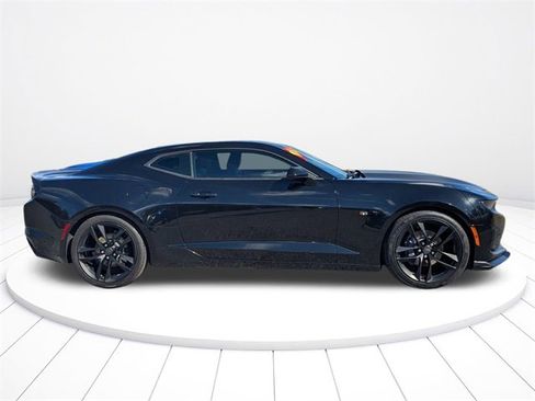 Used 2021 Chevrolet Camaro LT w/ 1LE Track Performance Package image 10