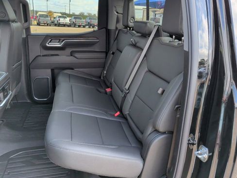 New 2026 GMC Sierra 1500 SLT image 36