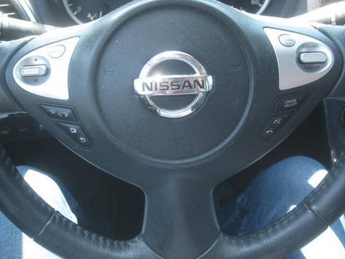 Used 2017 Nissan Sentra SR Turbo w/ SR Turbo Premium Package FWD image 30